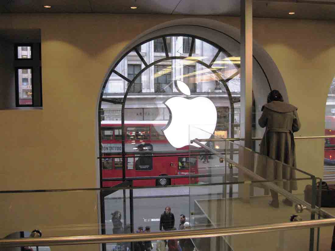 RegentSt-Apple-store